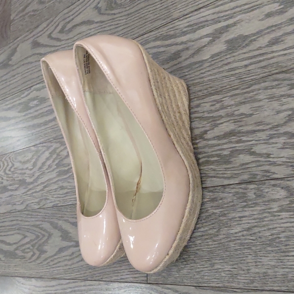 Beautiful shoes by Coach 🌼☘️⭐ - Picture 10 of 12